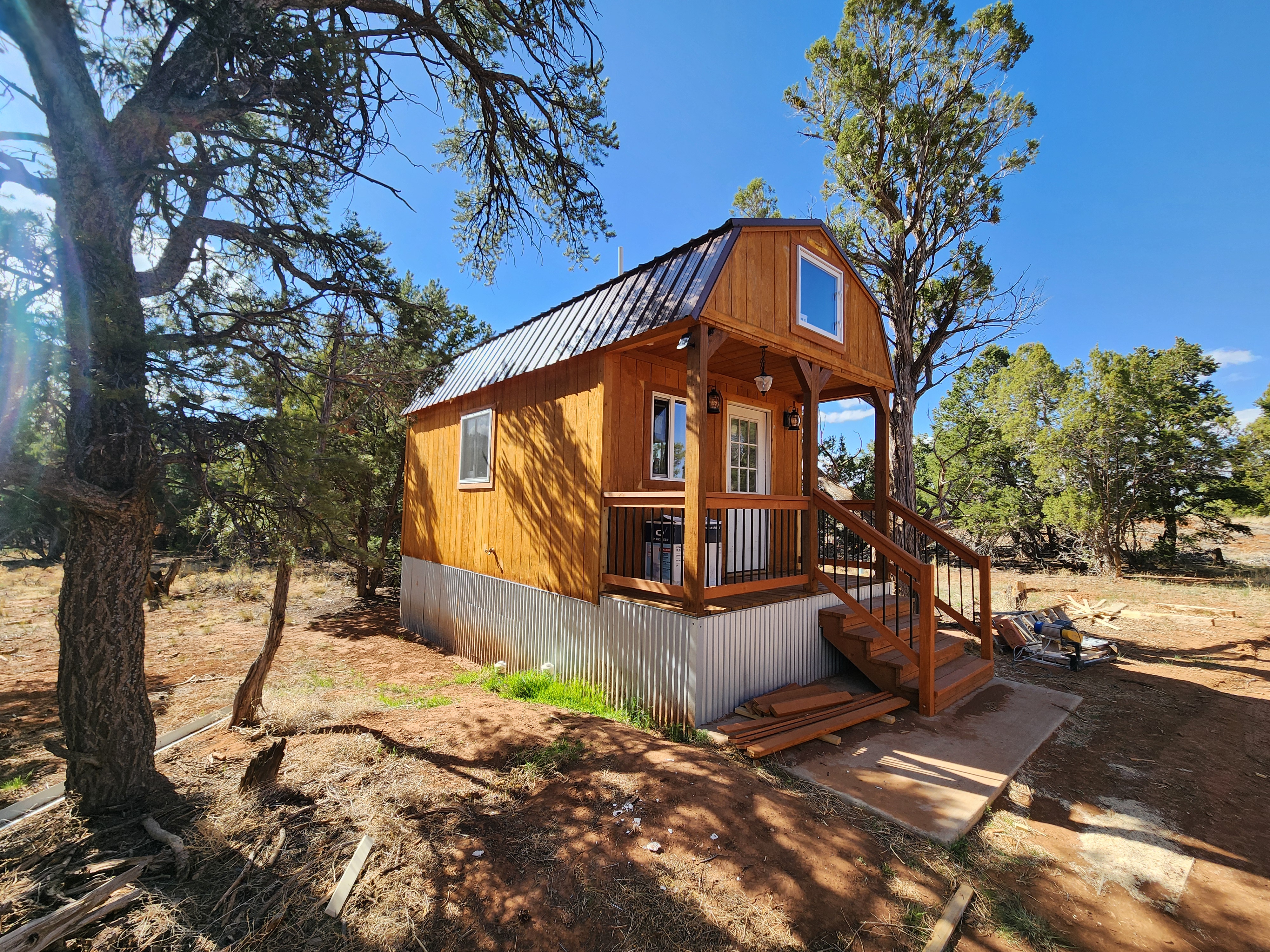 Peach Cabin front view - cozy nightly cabin rental in Monticello Utah